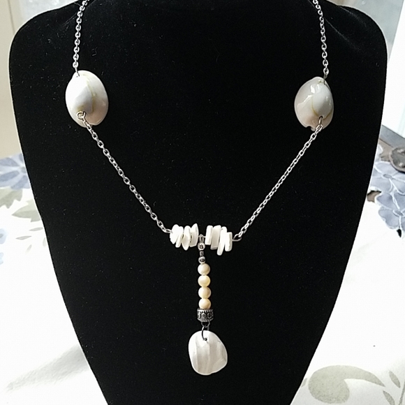Handmade shell drop necklace - Picture 3 of 8